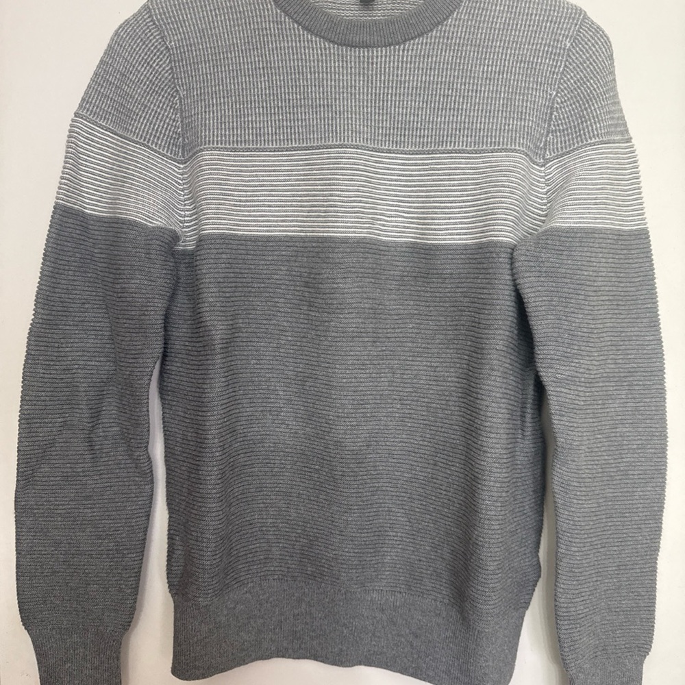 Express Men's Gray and White Crewneck Sweater